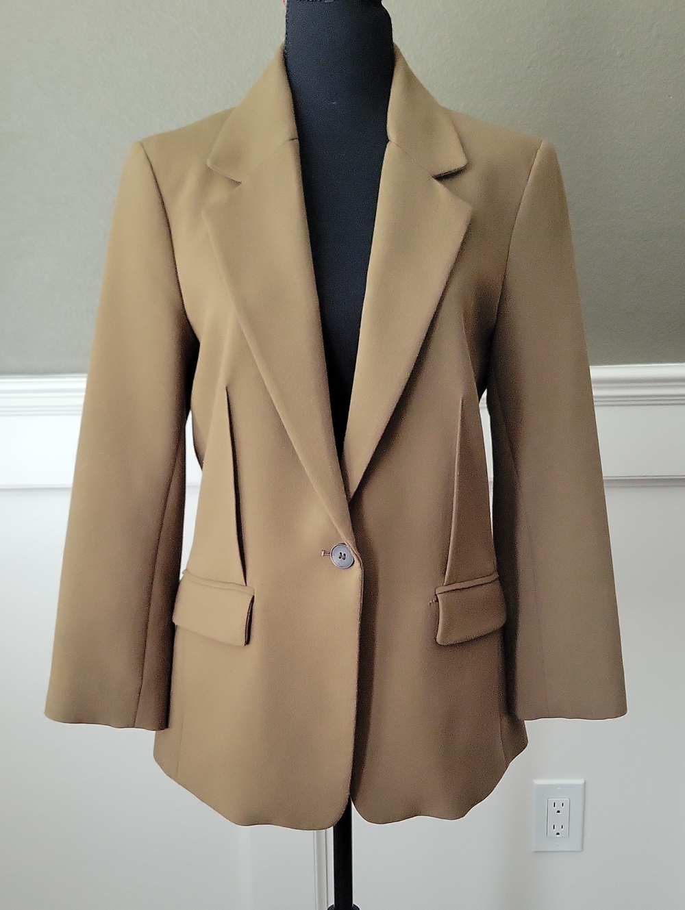 1. State Women's Single-Button Blazer